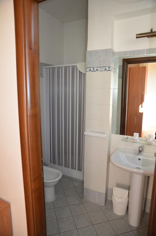 Casa Per Ferie Cardinal G. Guarino Bed and Breakfast Roma Camera foto