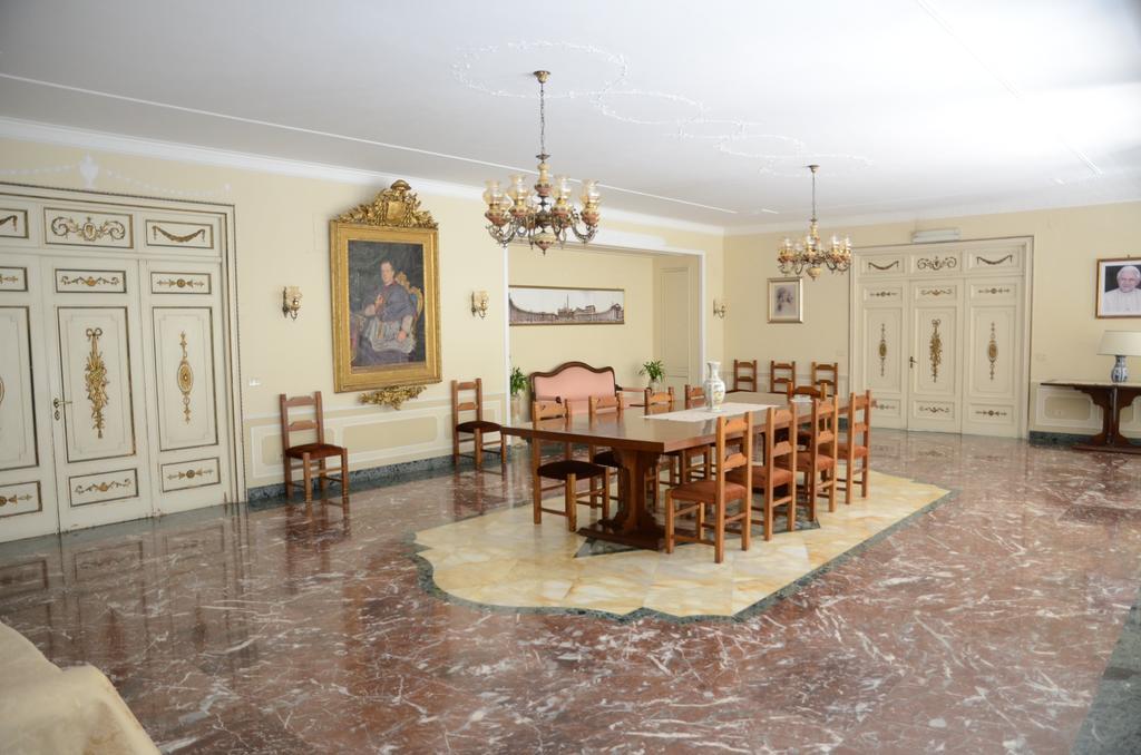 Casa Per Ferie Cardinal G. Guarino Bed and Breakfast Roma Esterno foto