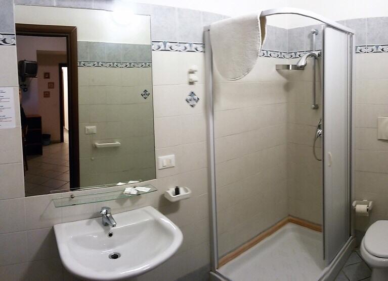 Casa Per Ferie Cardinal G. Guarino Bed and Breakfast Roma Esterno foto